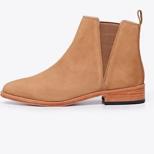 Nisolo Women’s Chelsea Boot in Sand 9.5